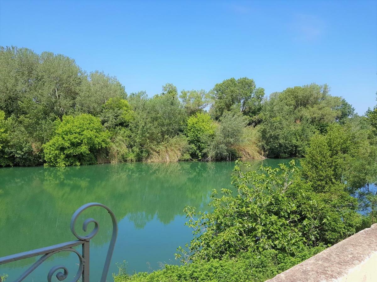 מונטפריון Gite Face A La Riviere -Proche Du Pont Du Gard- מראה חיצוני תמונה